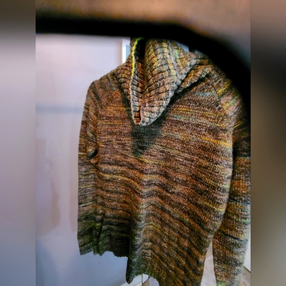 Columbia sweater